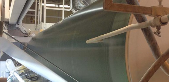 在施胶和涂布方面辊盖性能不受影响