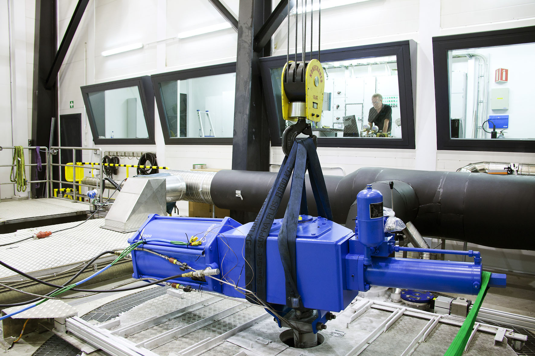 监控低温阀测试。