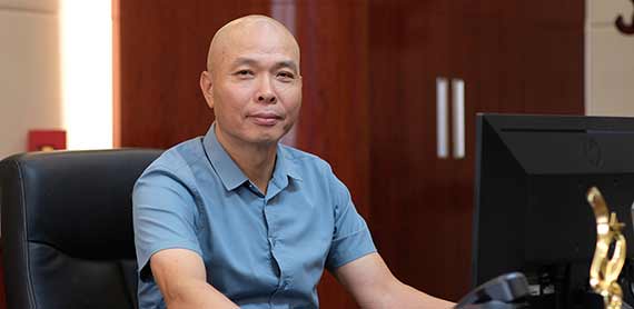 史蒂文-挂-管理-主管-亚洲- 570 x277.jpg象征