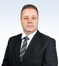 Juha pöllänen v.harm tausta 200 x 221.png