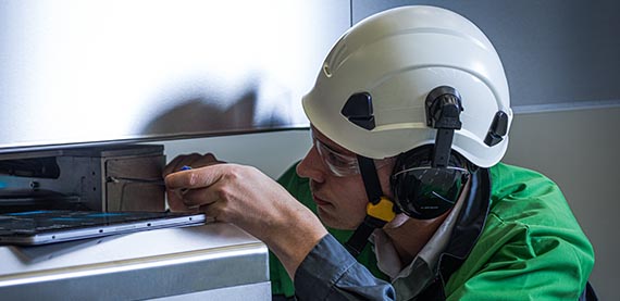 /globalassets/automation/valmet-iq-quality-control-system-qcs-qcs-pulp-board-board-paper-paper-tissue-converting-nonwovens.jpg