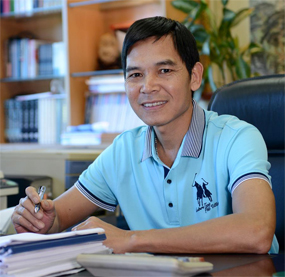 鄞州纸业的王先生