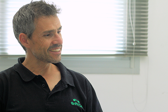 来自SAICA的OMC主管Javier Garcia Muñoz:“这台新的涂布机满足了我们在涂布过程中的要求。最重要的部件是供应系统，涂层头涂抹器和空气染色系统。所有这些都运行得非常好，效率很高。在我看来，SAICA选择维美德是因为它的技术。”