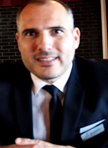 马泰奥斯·卡安德烈亚斯上尉，名人边缘