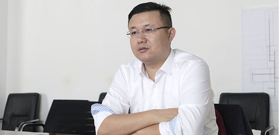 这里的运营效率更高，维修停机时间也大大减少。”丁兴邦先生说。