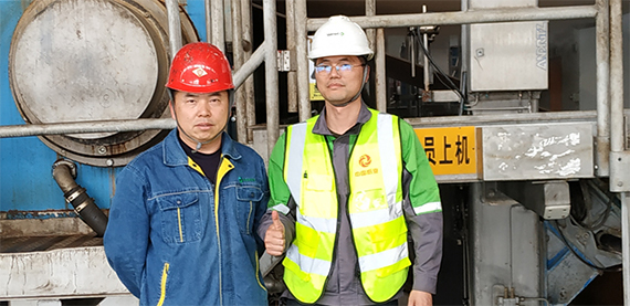 Yajun太阳纸浆制造和PDM设施经理和Yunhua胡锦涛Manager.jpg机销售