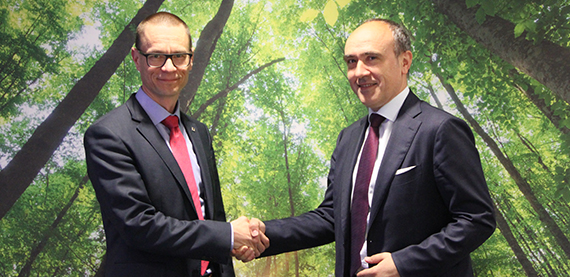 Valmet自动化业务线总裁Sami Riekkola和Seastema首席执行官Alessandro Concialini。