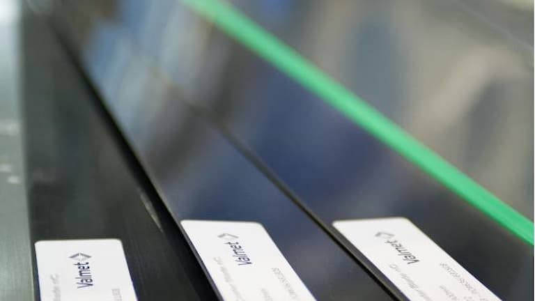 Coater-blade-board-and-paper_768x432 (2) . jpg