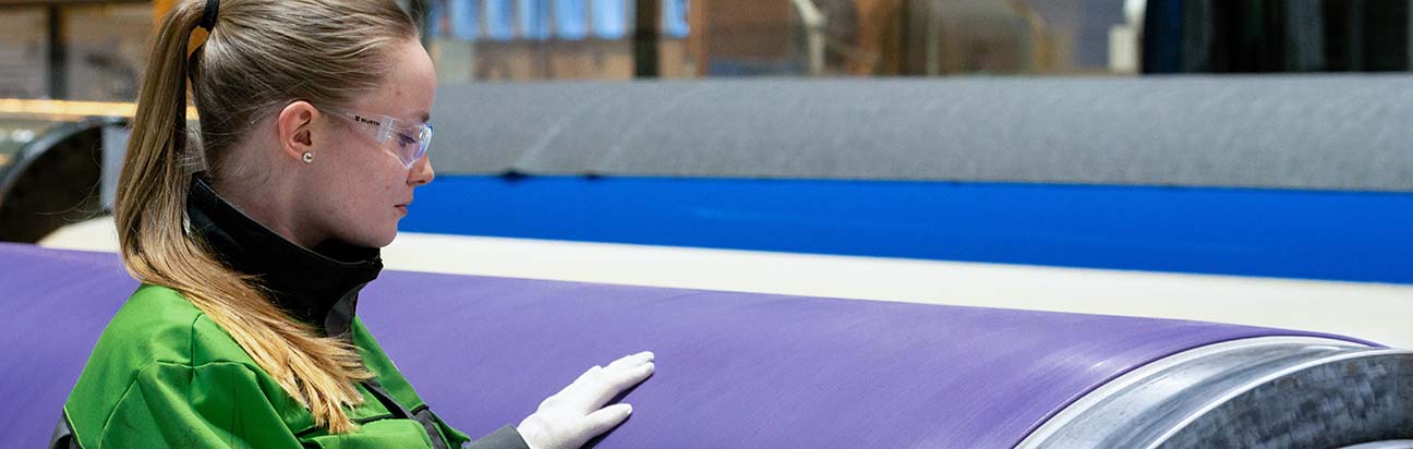 纸巾机的压卷盖